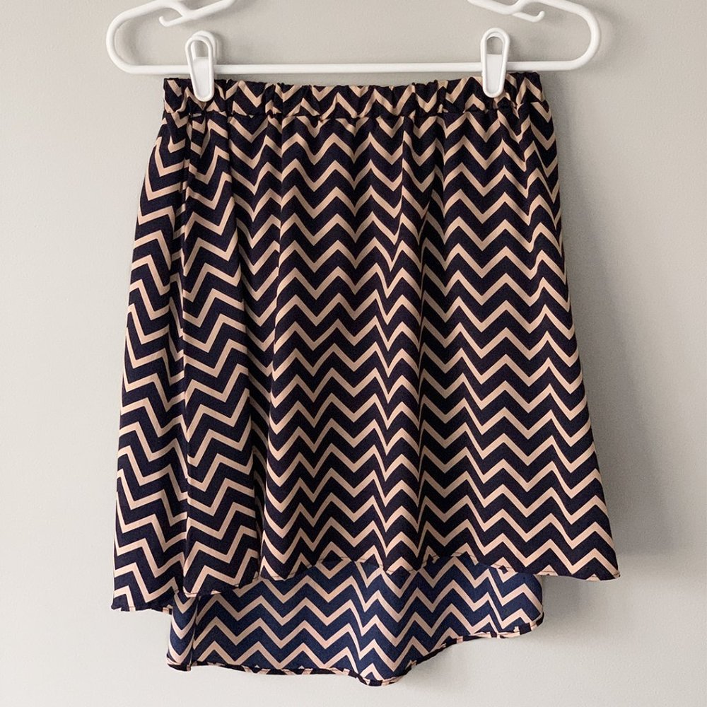 Women's High Low Chevron Skirt Navy & Nude Peach | Like New